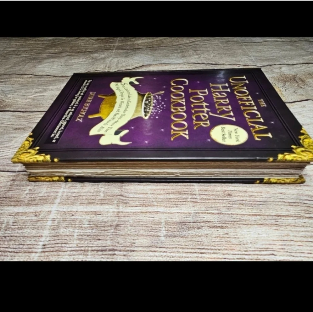 The Unofficial Harry Potter cookbook Dinah Bucholz hardcover Cook book